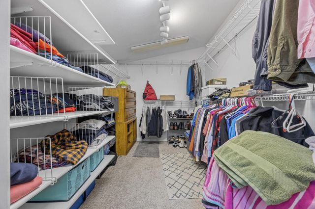 1439 10th Street S, Fargo, ND 58103