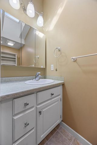 1439 10th Street S, Fargo, ND 58103