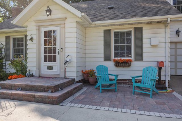 1439 10th Street S, Fargo, ND 58103