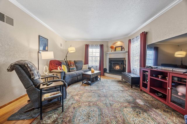 1439 10th Street S, Fargo, ND 58103