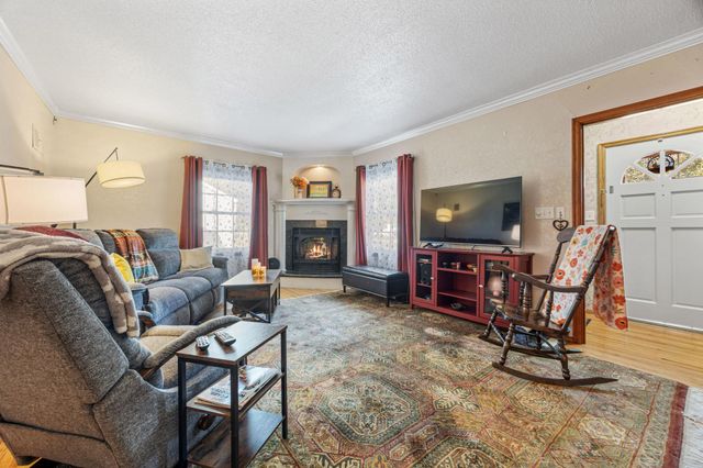 1439 10th Street S, Fargo, ND 58103