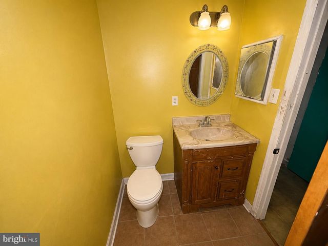 2005 GREENWOOD DR, Lindenwold, NJ 08021