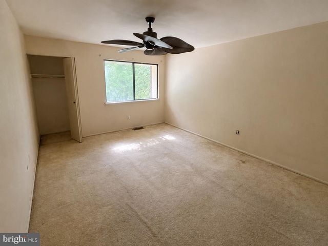 2005 GREENWOOD DR, Lindenwold, NJ 08021