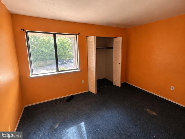 2005 GREENWOOD DR, Lindenwold, NJ 08021