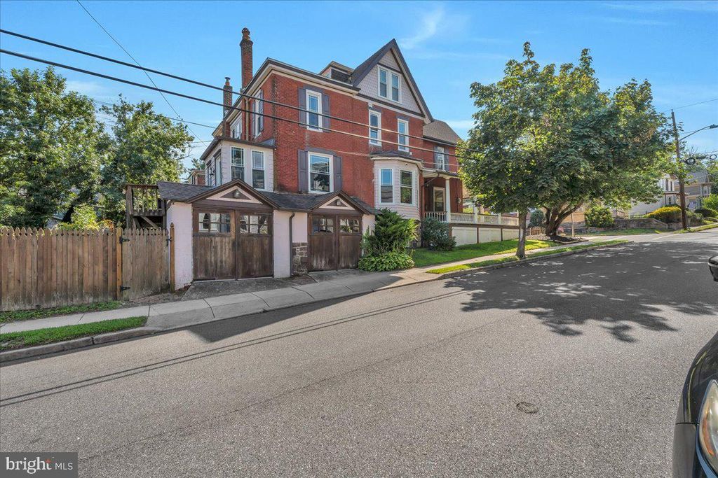 84 N MAPLE ST, Woodbury, NJ 08096