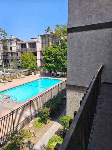 9201 Marina Pacifica, Long Beach, CA 90803