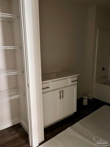 356 Mckinnon Ln, Pensacola, FL 32534