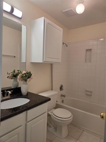 4306 Lakeside Meadow Drive, Missouri City, TX 77459