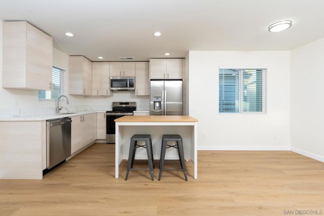 4824 26 Rolando Blvd, San Diego, CA 92115