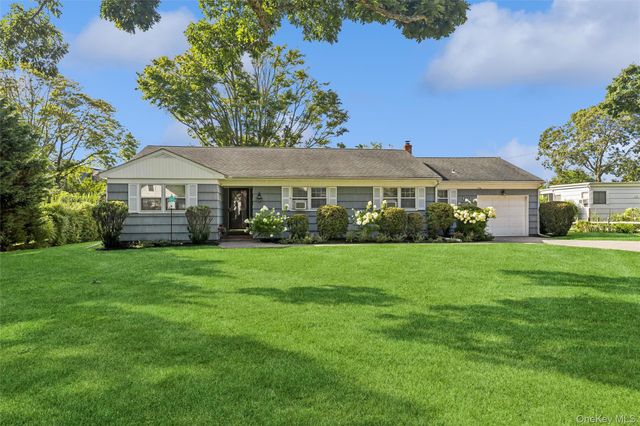 270 Opechee Avenue, Southold, NY 11971