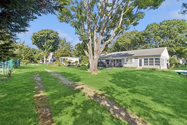 270 Opechee Avenue, Southold, NY 11971