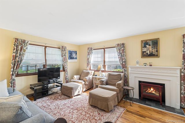 270 Opechee Avenue, Southold, NY 11971
