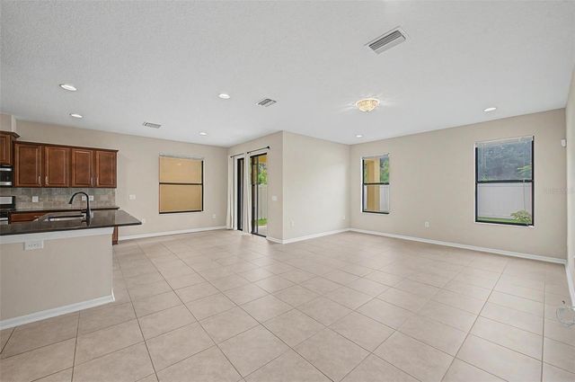 440 WESTCHESTER HILLS LANE, Valrico, FL 33594