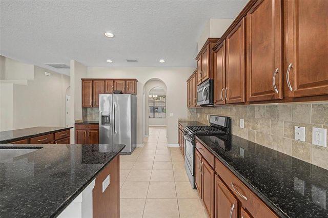 440 WESTCHESTER HILLS LANE, Valrico, FL 33594