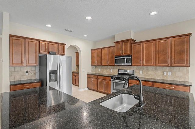 440 WESTCHESTER HILLS LANE, Valrico, FL 33594