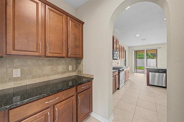 440 WESTCHESTER HILLS LANE, Valrico, FL 33594