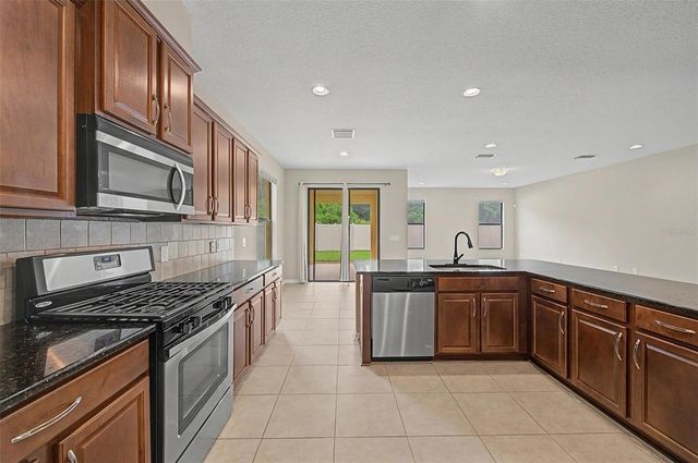 440 WESTCHESTER HILLS LANE, Valrico, FL 33594