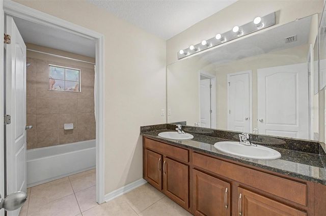 440 WESTCHESTER HILLS LANE, Valrico, FL 33594