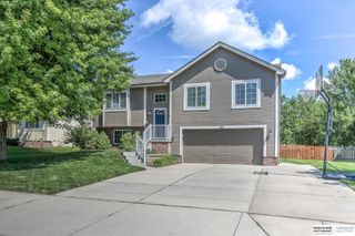 810 Clearwater Drive, Papillion, NE 68046