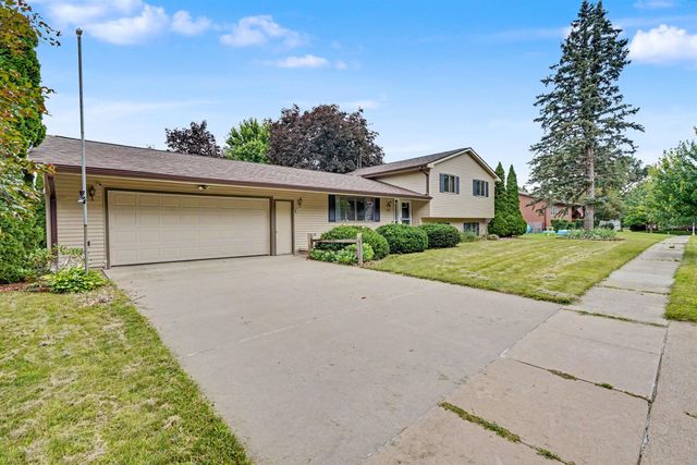 2117 Tilbury Road, Waterloo, IA 50701
