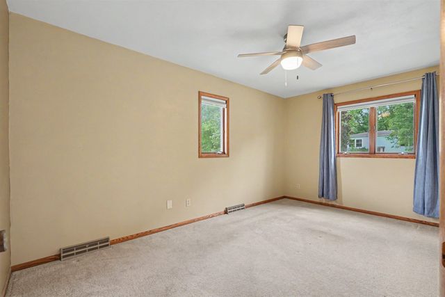 2117 Tilbury Road, Waterloo, IA 50701