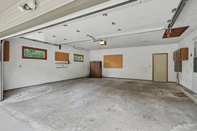 2117 Tilbury Road, Waterloo, IA 50701