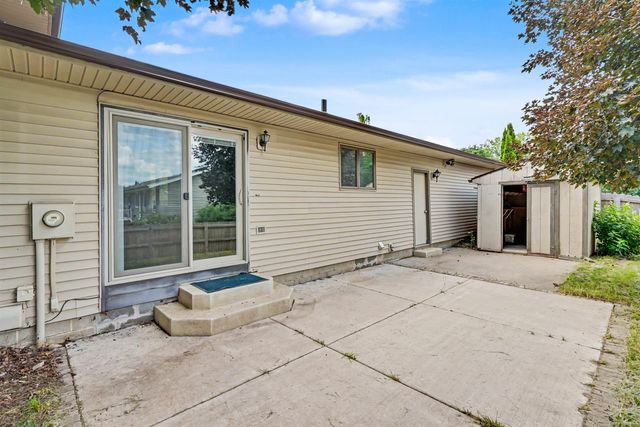 2117 Tilbury Road, Waterloo, IA 50701