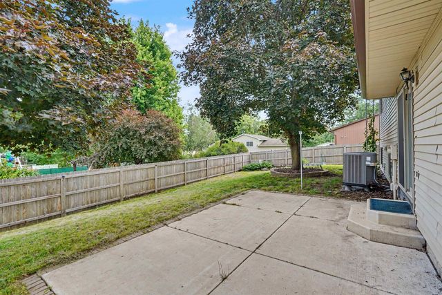 2117 Tilbury Road, Waterloo, IA 50701