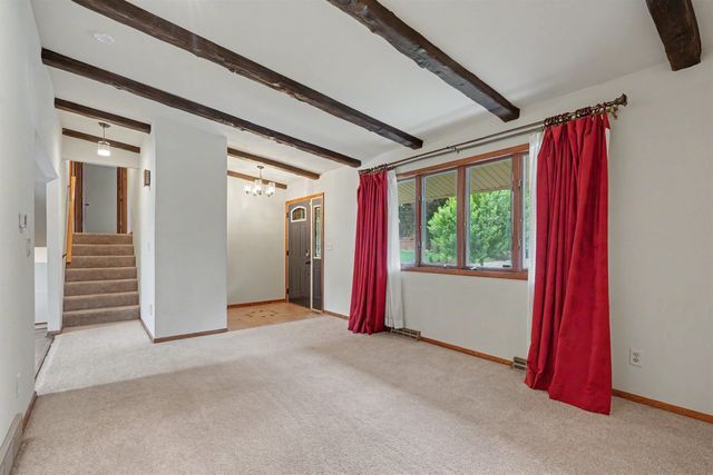 2117 Tilbury Road, Waterloo, IA 50701