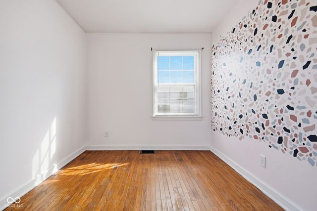 41 N Cherry Street, Columbus, IN 47201