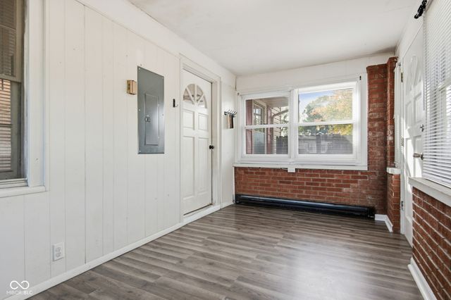 41 N Cherry Street, Columbus, IN 47201