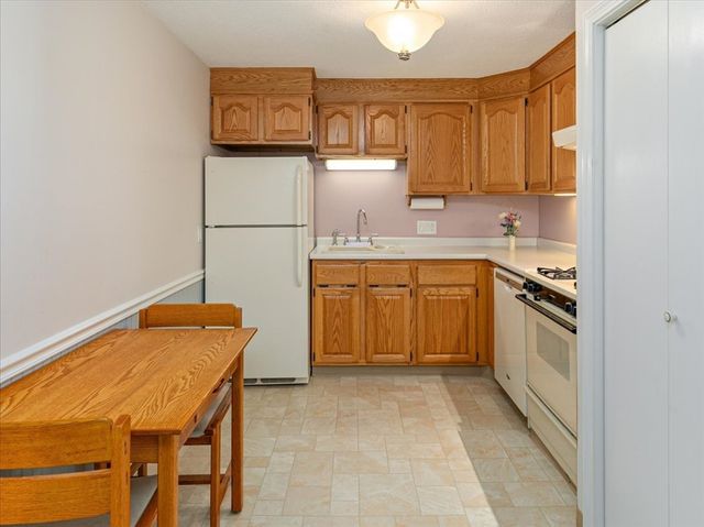 42 Main St 22, North Reading, MA 01864