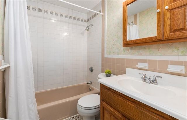 42 Main St 22, North Reading, MA 01864