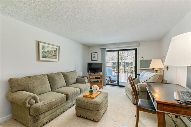 42 Main St 22, North Reading, MA 01864