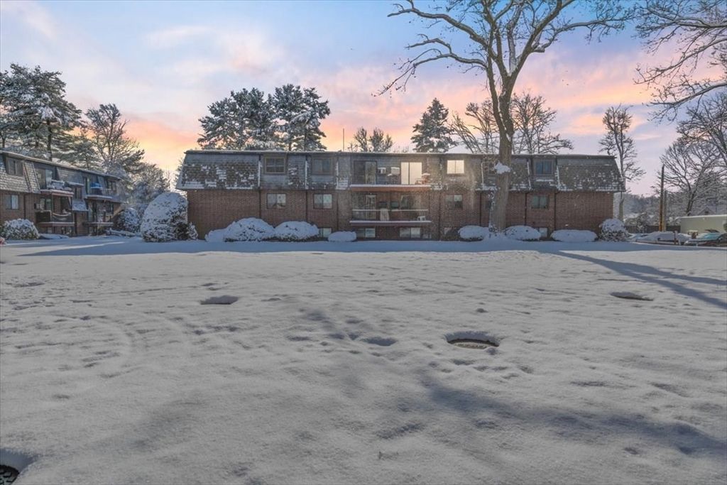 42 Main St 22, North Reading, MA 01864