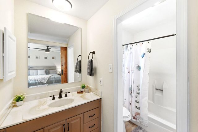 7210 Towering Oaks DR, Austin, TX 78745