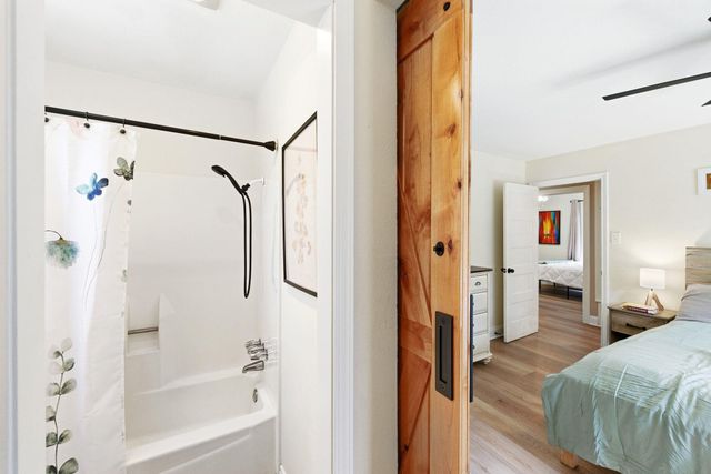 7210 Towering Oaks DR, Austin, TX 78745