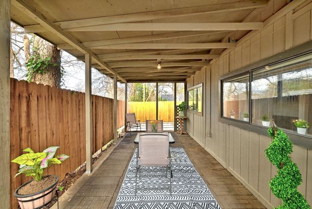 7210 Towering Oaks DR, Austin, TX 78745