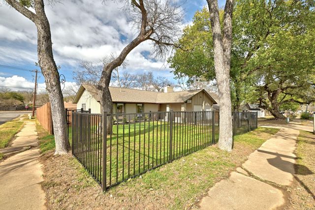 7210 Towering Oaks DR, Austin, TX 78745