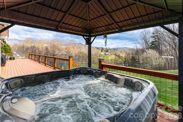 21 S Lindon Cove Road 3, Candler, NC 28715