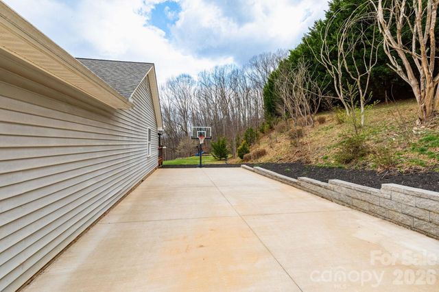 21 S Lindon Cove Road 3, Candler, NC 28715
