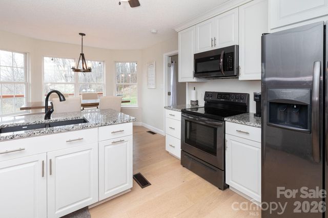 21 S Lindon Cove Road 3, Candler, NC 28715