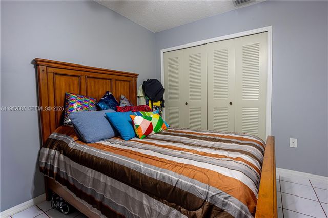 699 NW 134th Pl, Miami, FL 33182