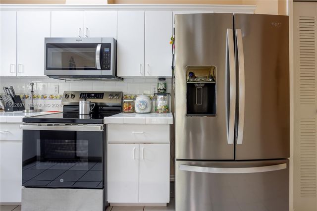 699 NW 134th Pl, Miami, FL 33182