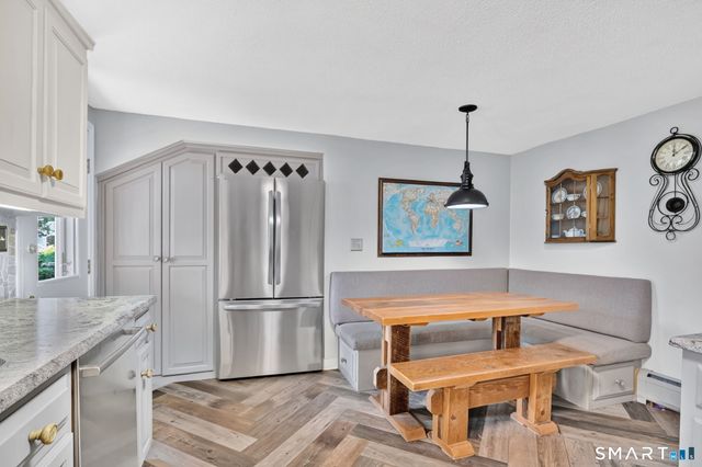 36 Woodside Circle, Simsbury, CT 06070