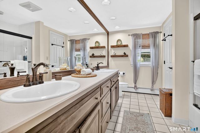 36 Woodside Circle, Simsbury, CT 06070