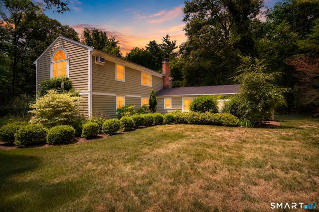 36 Woodside Circle, Simsbury, CT 06070