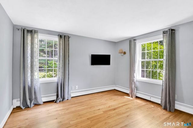 36 Woodside Circle, Simsbury, CT 06070