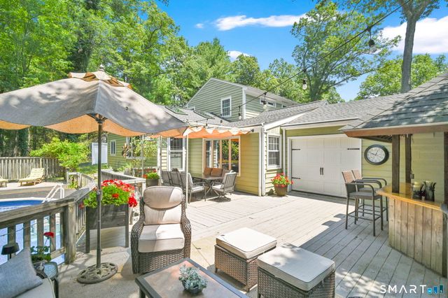 36 Woodside Circle, Simsbury, CT 06070