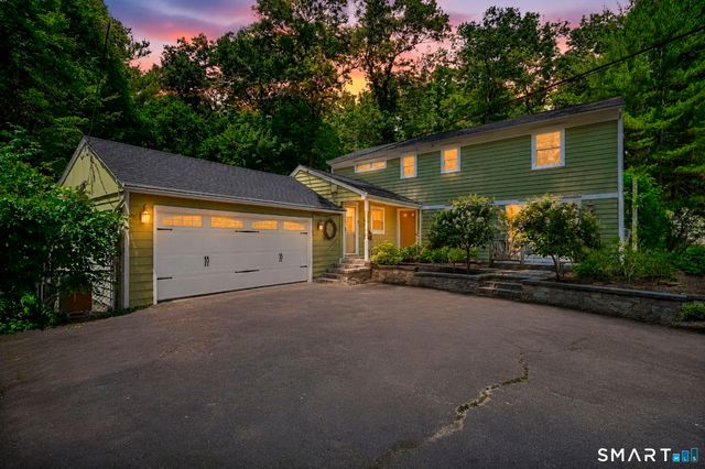 36 Woodside Circle, Simsbury, CT 06070